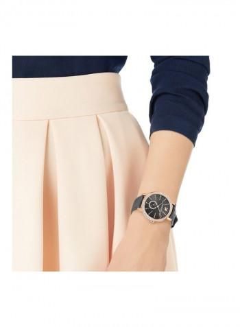 Women's Leather Analog Watch 5295389