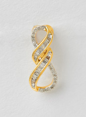 18 Karat Gold Bagguette Miracle Pendant reviews 18 Karat Gold Bagguette Miracle Pendant