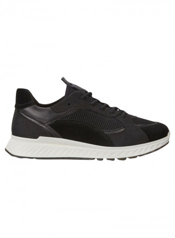 St.1 Low-Cut Sneakers Black