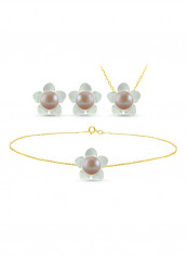18 Karat Solid Yellow Gold 13 mm Mother Of Pearl Flower Shape With 7 mm Pearl Jewellery Set