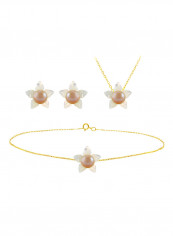18 Karat Solid Yellow Gold 10 mm Mother Of Pearl Flower Shape With 4 mm Pearl Jewellery Set
