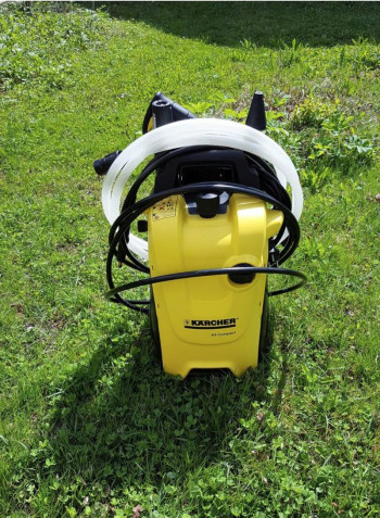 High Pressure Washer With Accessories Yellow/Black 57.6x39x31.4cm