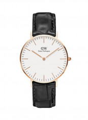 Women's Classic   Reading Water Resistant Analog Watch DW00100041