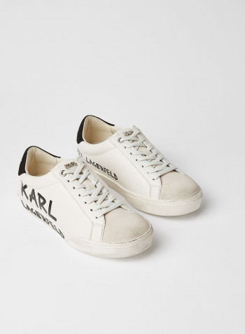 Logo Printed Contrasting Heel Low Top Sneaker أبيض