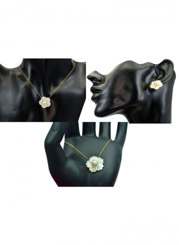3-Piece18 Karat Solid Yellow Gold 19 mm Flower Shape Mother Of Pearl With 6-7 mm Pearl Jewellery
