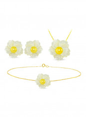 3-Piece18 Karat Solid Yellow Gold 19 mm Flower Shape Mother Of Pearl With 6-7 mm Pearl Jewellery