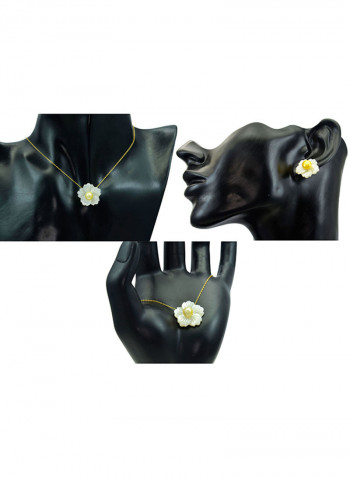3-Piece18 Karat Solid Yellow Gold 19 mm Flower Shape Mother Of Pearl With 6-7 mm Pearl Jewellery