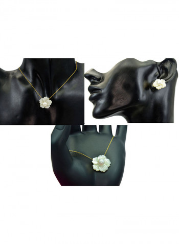 3-Piece18 Karat Solid Yellow Gold 19 mm Flower Shape Mother Of Pearl With 6-7 mm Pearl Jewellery