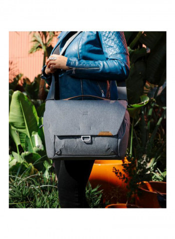 Everyday Messenger Bag V2 13L Ash