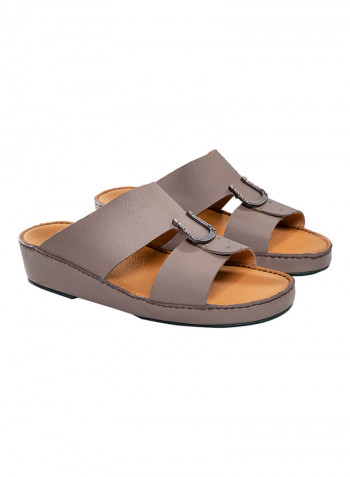 Horseshoe Embellished Arabic Sandals Mauve
