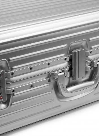 29-Inch Boulder Superior Full Aluminium Ultra-Light Hardside Expandable Built-In TSA Lock Zipperless Luggage With Spinner Wheels فضي