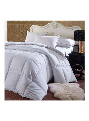 Overfilled Dobby Down Comforter Checkered White King/Cal-King
