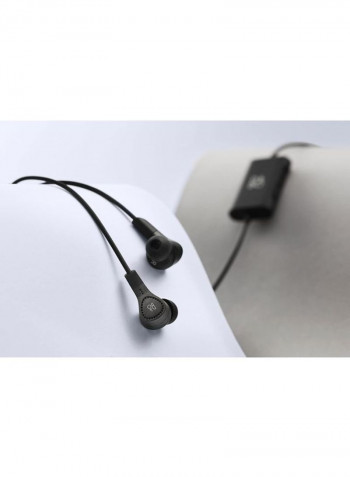 BeoPlay E4 ANC In Ear Headphones Black