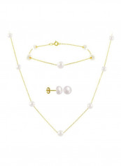4-Piece 18 Karat Gold Pearl Studded Jewellery Set