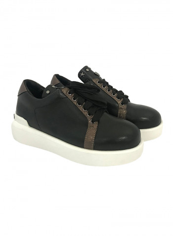 Lace-Up Low Top Sneakers Black