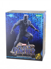 The Defenders Iron Fist Statue/Bobblehead