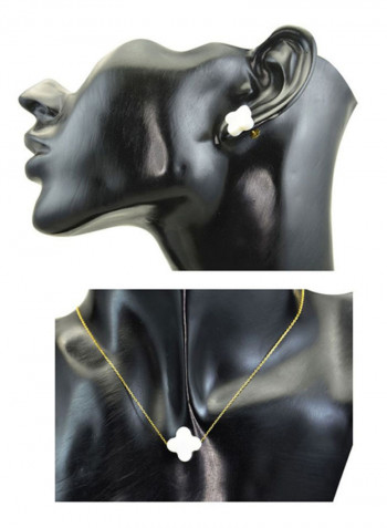 18 Karat Gold Plum Flower Shape Mother Of Pearl Jewellery Set