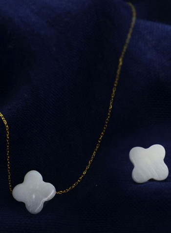 18 Karat Gold Plum Flower Shape Mother Of Pearl Jewellery Set