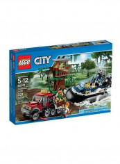 331-Piece City Hovercraft Arrest Building Set 60071