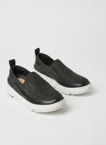 Tri Flash Step Slip-Ons Black