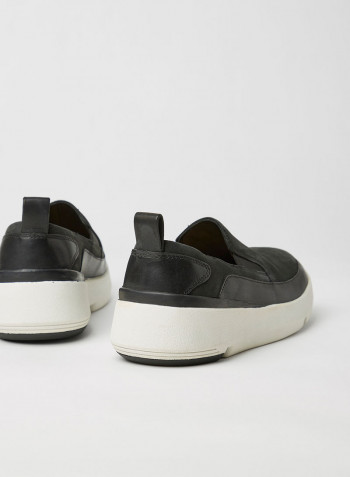 Tri Flash Step Slip-Ons Black