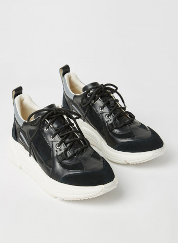 Tricomet Sneakers Black