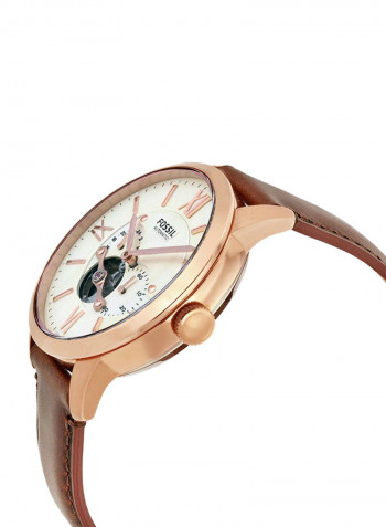 Men's Water Resistant Leather Analog Watch ME3105