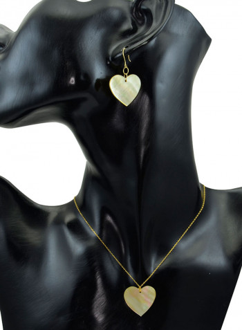 18 Karat Gold Heart Shape Mother Of Pearl Pendant Necklace And Earrings Set