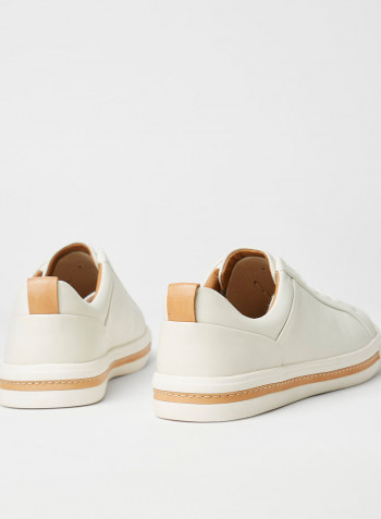 Un Maui Leather Sneakers White