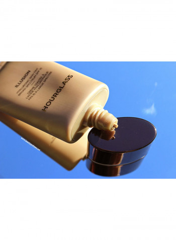 Illusion Hyaluronic Skin Tint Light Medium Golden Undertone
