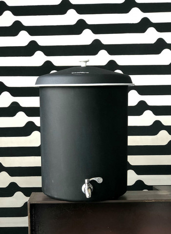 All-Natural Water Filter Black