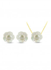 Set f 2 18 Karat Gold Mother Of Pearl Shell With Pearl Necklace and Earrings