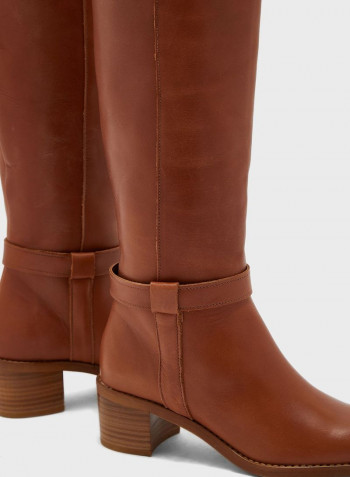 بوت هايب للركبة بكعب عالٍ سادة  Brown