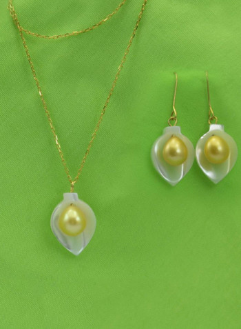 Set of 2 18 Karat Gold Calla Lily Mother Of Pearl Earrings and Bracelet