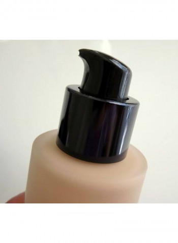 Foundation Liquid Beige