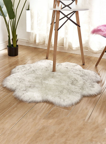 Flower Shaped Soft Rug White 160x230centimeter