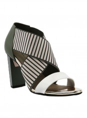 Hi Pop Cross Slip-On Sandal داسك