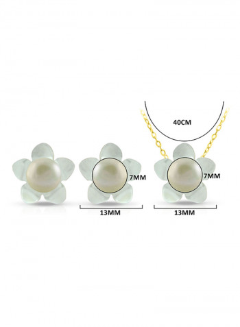 18 Karat Solid Yellow Gold 13 mm Mother Of Pearl Flower Shape With 7 mm Pearl Jewellery Set