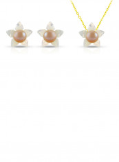 18 Karat Solid Yellow Gold 10 mm Mother Of Pearl Flower Shape With 4 mm Pearl Jewellery Set