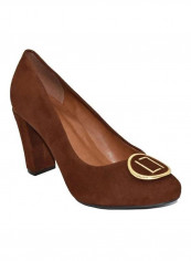 Suedette Metal Logo Detailed Pumps Brown/Gold