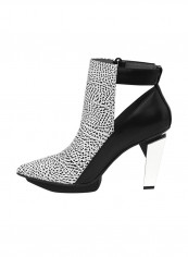 Lev Pumps Black/White