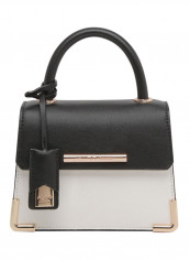 Allira Crossbody Bag White/Black reviews Allira Crossbody Bag White/Black