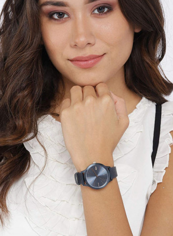 Women's Leather Analog Watch 2001091