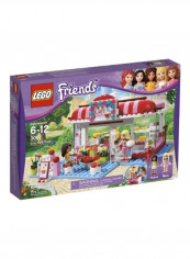 222-Piece Friends City Park Cafe Set