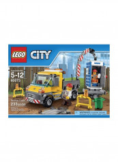 233-Piece City Service Truck Building Toy 60073