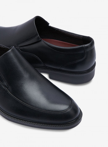 Irving Banker Dress Slip On Formal Shoes أسود