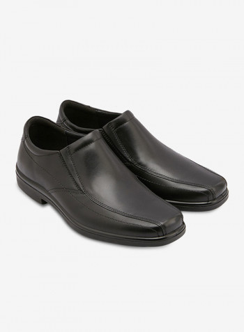 Rainmaker Dress Slip-Ons أسود