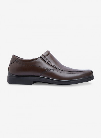 Rainmaker Dress Slip-Ons بني