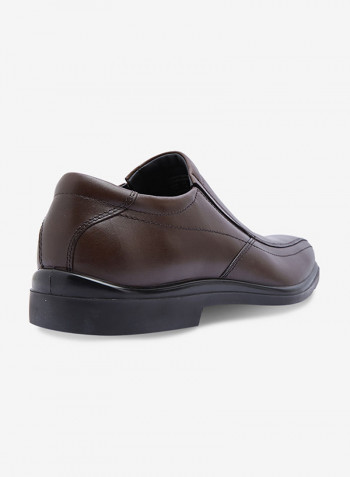 Rainmaker Dress Slip-Ons بني