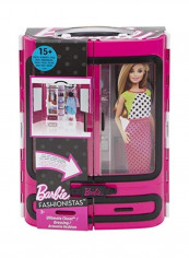 19-Piece Fashionistas Ultimate Closet With Clothing And Accessories Set
